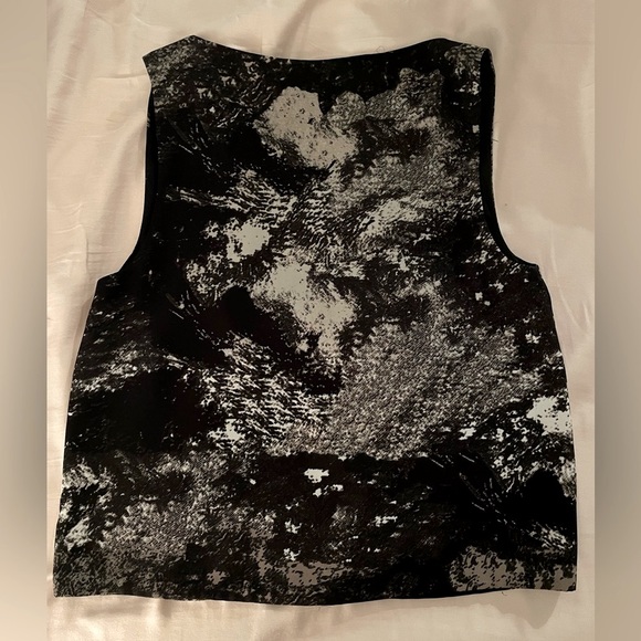 Aritzia Babaton Crop Sleeveless Blouse - Picture 2 of 5